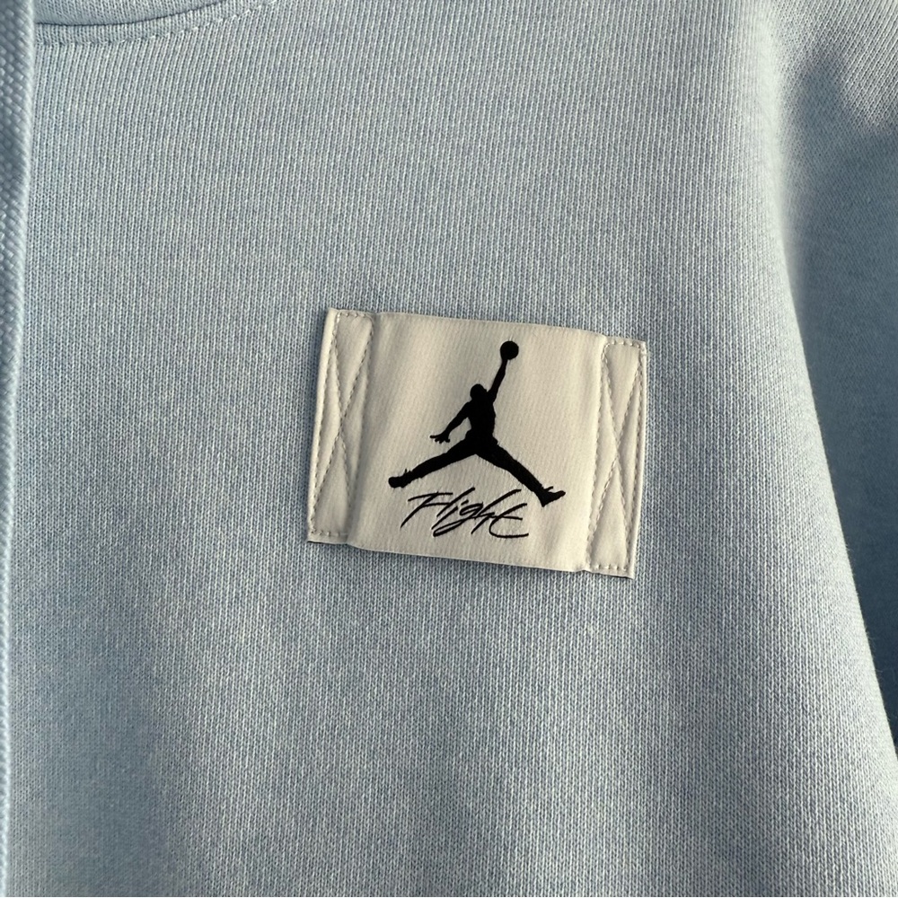 Jordan Essentials Fleece Hoodie in the Celestine Blue XS Cropped Boxy DD6998-438 - Picture 11 of 16